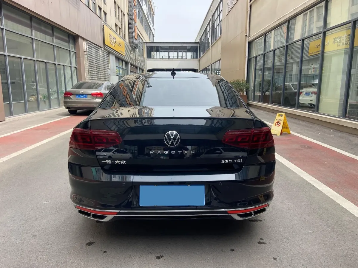 2023 Volkswagen Magotan 2.0T 186HP L4 7DCT,autocango,china used car exporter,china ev exporter,chinese used car exporter,chinese used ev exporter