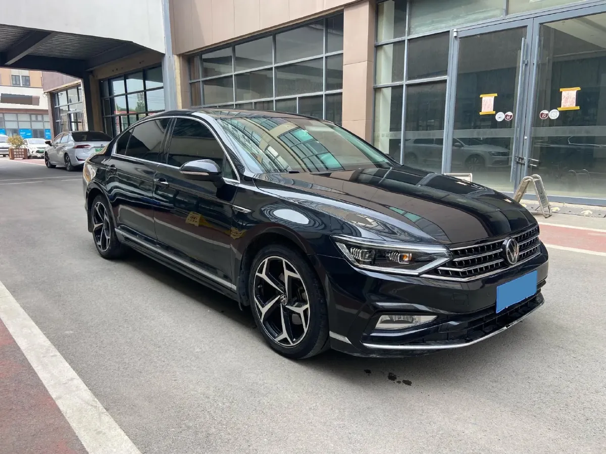 2023 Volkswagen Magotan 2.0T 186HP L4 7DCT,autocango,china used car exporter,china ev exporter,chinese used car exporter,chinese used ev exporter
