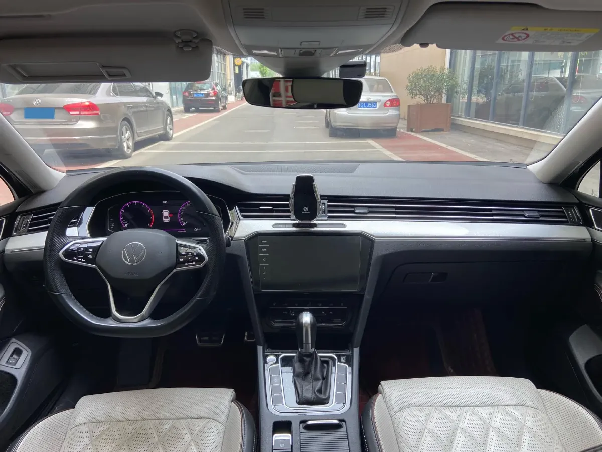 2023 Volkswagen Magotan 2.0T 186HP L4 7DCT,autocango,china used car exporter,china ev exporter,chinese used car exporter,chinese used ev exporter