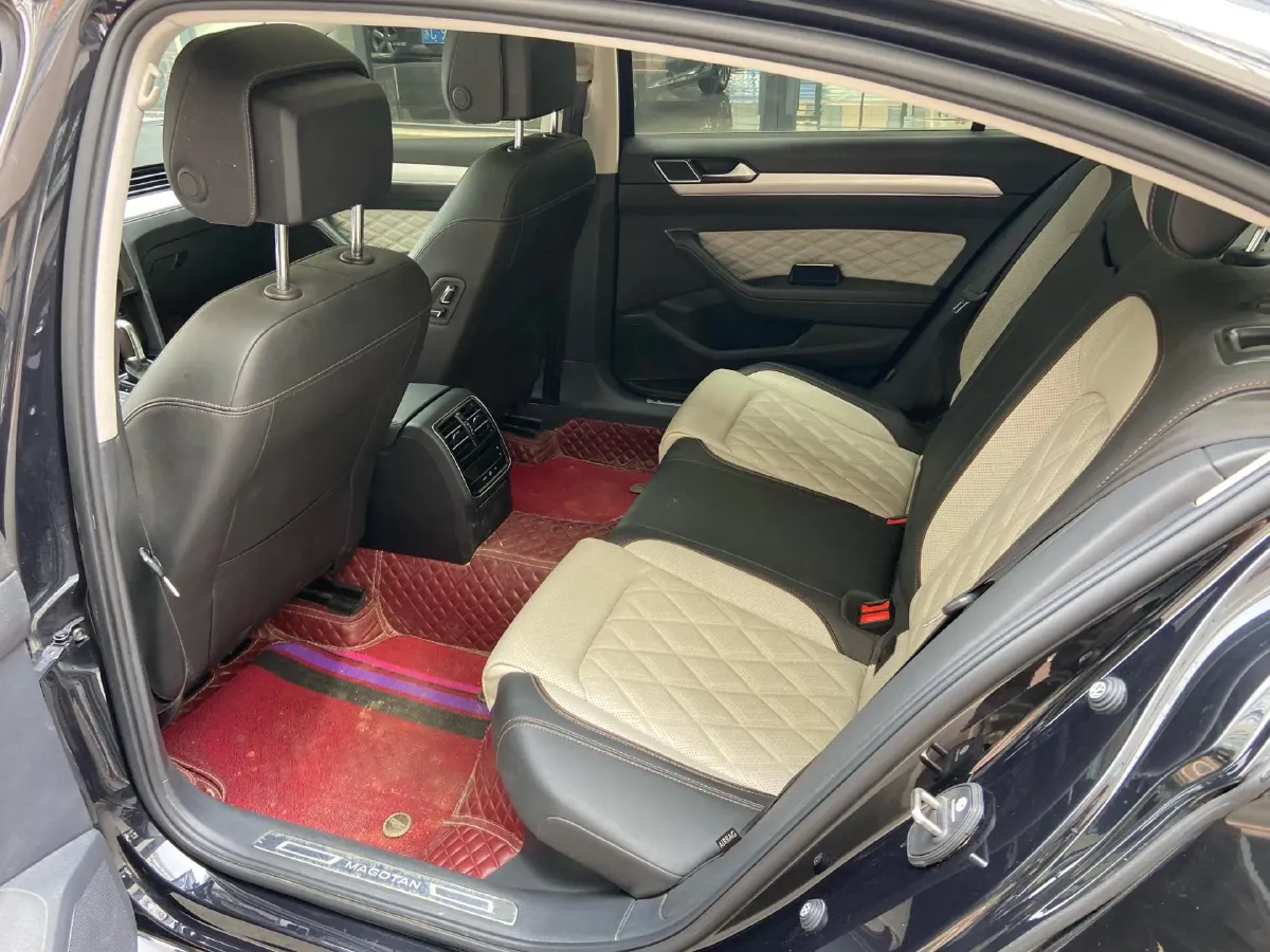 2023 Volkswagen Magotan 2.0T 186HP L4 7DCT,autocango,china used car exporter,china ev exporter,chinese used car exporter,chinese used ev exporter