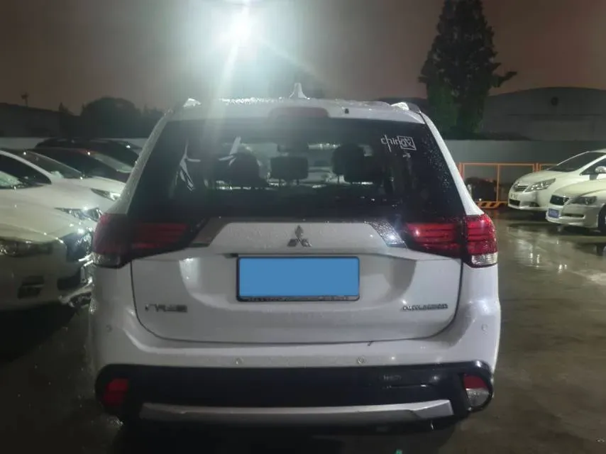 2018 Mitsubishi Outlander 2.0L 166HP L4 CVT,autocango,china used car exporter,china ev exporter,chinese used car exporter,chinese used ev exporter
