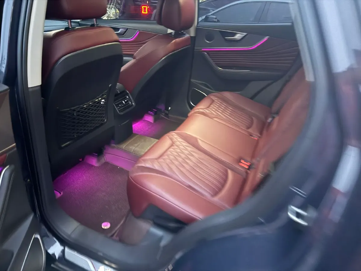 2023 HongQi HS5 2.0T 252HP L4 8AT,autocango,china used car exporter,china ev exporter,chinese used car exporter,chinese used ev exporter