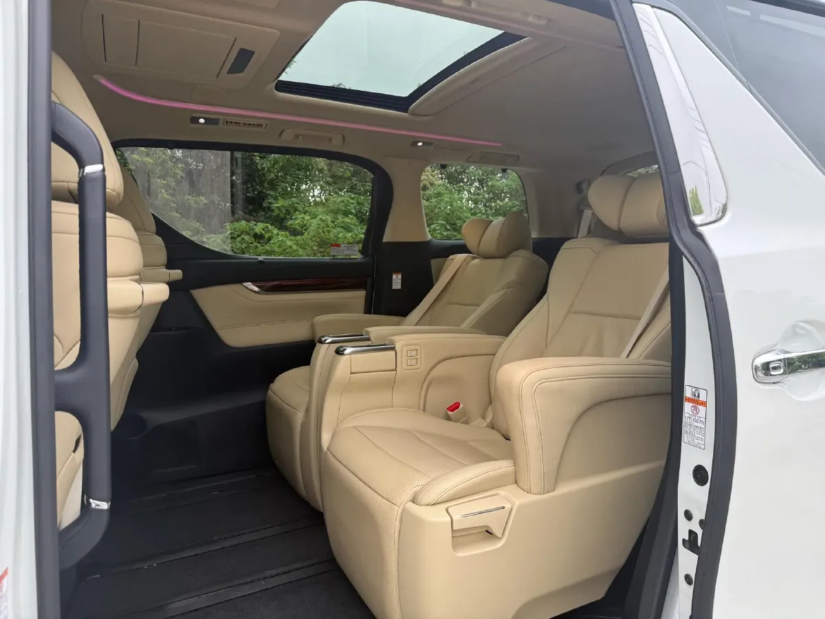 2018 Toyota Alphard 3.5L 301HP V6 8AT,autocango,china used car exporter,china ev exporter,chinese used car exporter,chinese used ev exporter