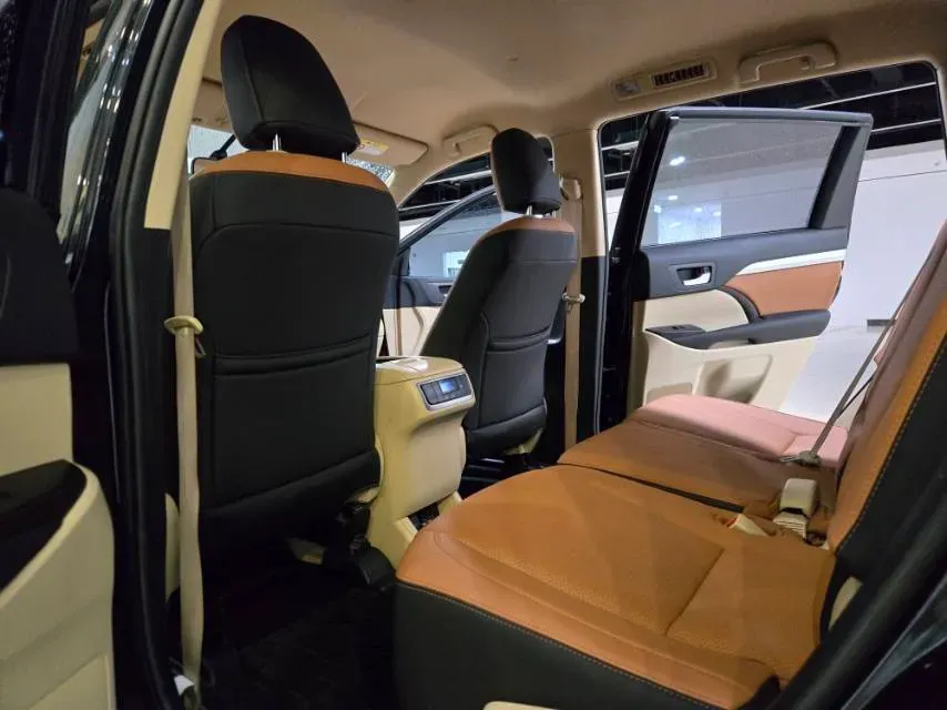 2021 Toyota Highlander 2.0T 220HP L4 6AT,autocango,china used car exporter,china ev exporter,chinese used car exporter,chinese used ev exporter