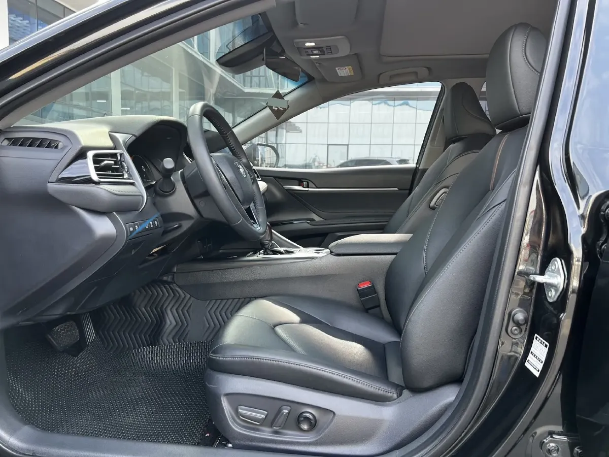 2023 Toyota Camry 2.5L 207HP L4 8AT,autocango,china used car exporter,china ev exporter,chinese used car exporter,chinese used ev exporter