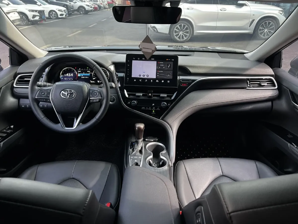 2023 Toyota Camry 2.5L 207HP L4 8AT,autocango,china used car exporter,china ev exporter,chinese used car exporter,chinese used ev exporter