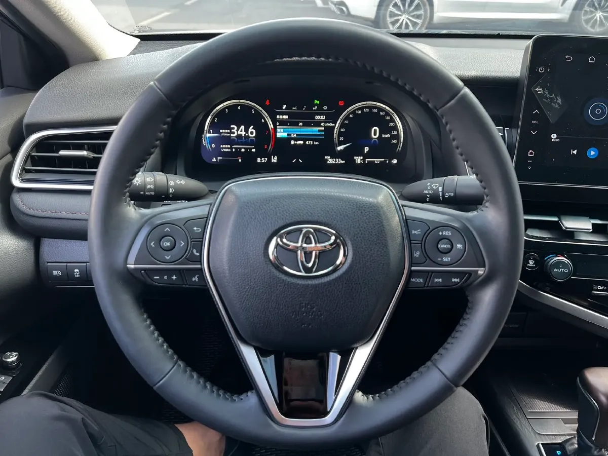 2023 Toyota Camry 2.5L 207HP L4 8AT,autocango,china used car exporter,china ev exporter,chinese used car exporter,chinese used ev exporter
