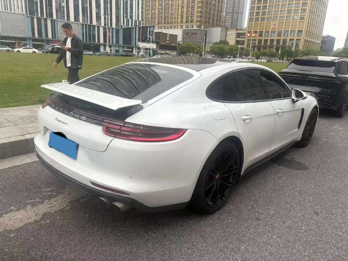 2017 BMW X6 3.0T 306HP L6 8AT,autocango,china used car exporter,china ev exporter,chinese used car exporter,chinese used ev exporter