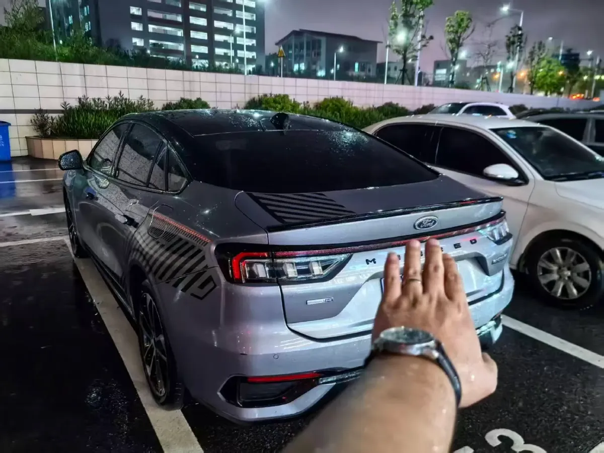 2022 Ford Mondeo 2.0T 238HP L4 8AT,autocango,china used car exporter,china ev exporter,chinese used car exporter,chinese used ev exporter