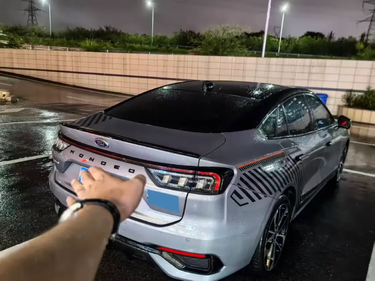 2022 Ford Mondeo 2.0T 238HP L4 8AT,autocango,china used car exporter,china ev exporter,chinese used car exporter,chinese used ev exporter