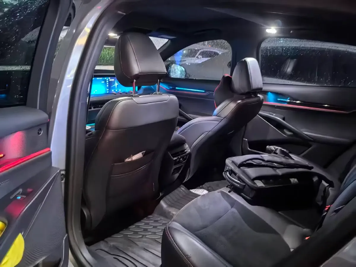 2022 Ford Mondeo 2.0T 238HP L4 8AT,autocango,china used car exporter,china ev exporter,chinese used car exporter,chinese used ev exporter