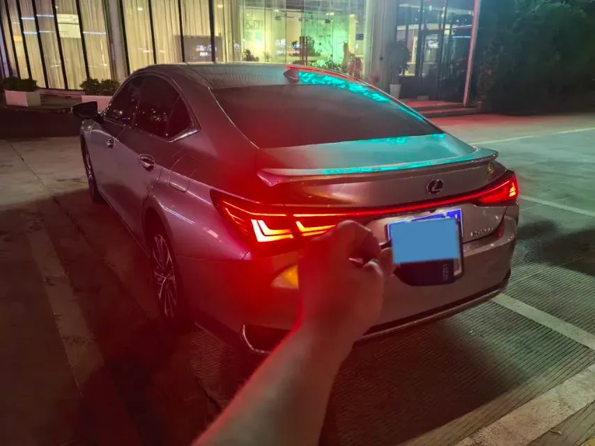 2025 Lexus ES 2.0L 173HP L4 CVT,autocango,china used car exporter,china ev exporter,chinese used car exporter,chinese used ev exporter