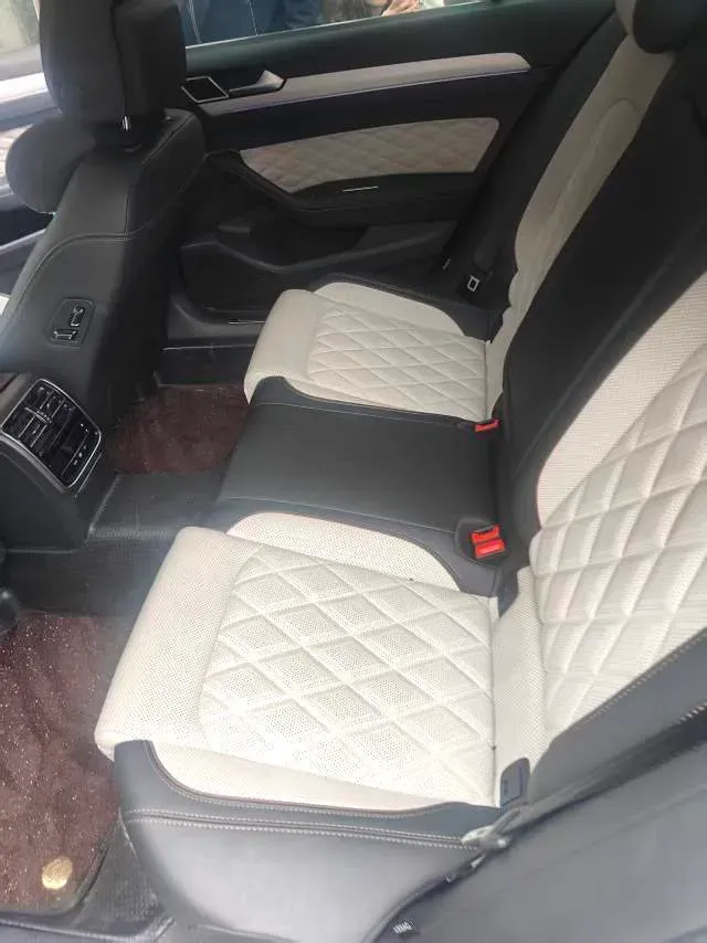 2023 Volkswagen Magotan 2.0T 186HP L4 7DCT,autocango,china used car exporter,china ev exporter,chinese used car exporter,chinese used ev exporter