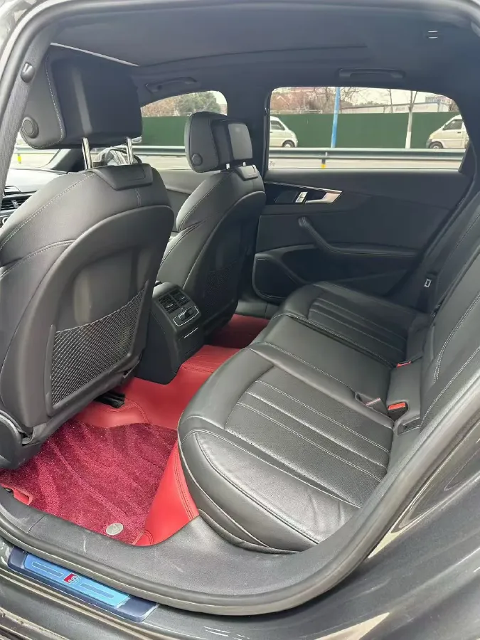 2024 Audi A4L 2.0T 190HP L4 7DCT,autocango,china used car exporter,china ev exporter,chinese used car exporter,chinese used ev exporter