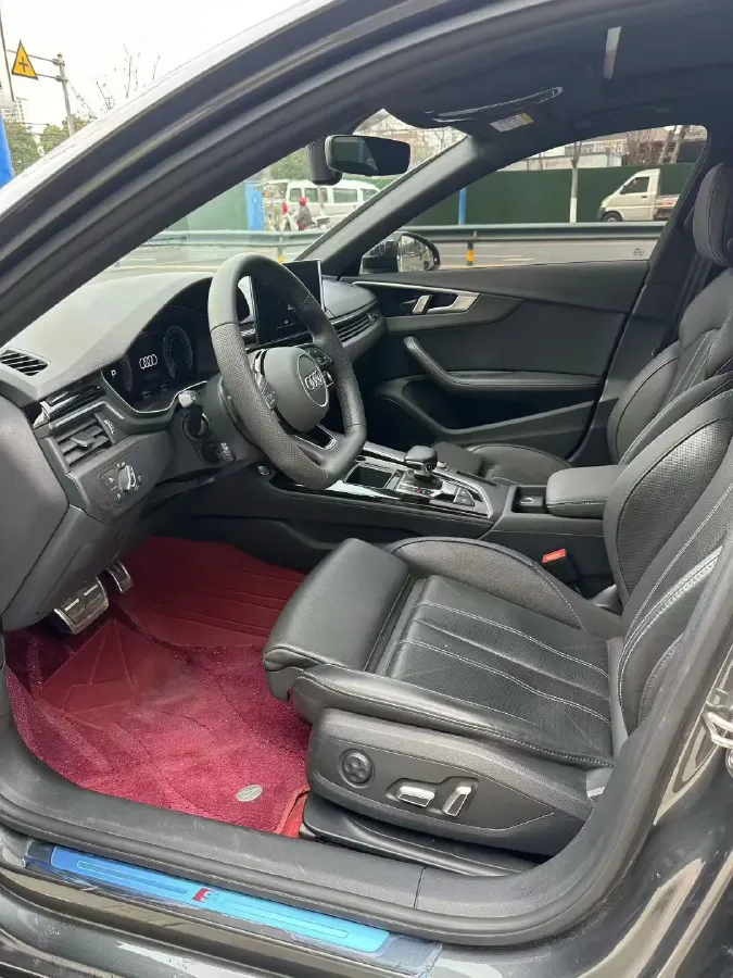 2024 Audi A4L 2.0T 190HP L4 7DCT,autocango,china used car exporter,china ev exporter,chinese used car exporter,chinese used ev exporter