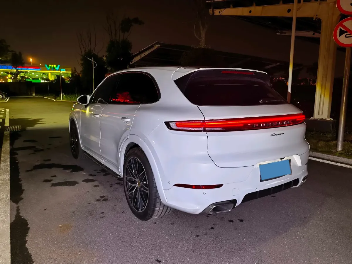 2023 Porsche Cayenne 3.0T 340HP V6 8AT,autocango,china used car exporter,china ev exporter,chinese used car exporter,chinese used ev exporter
