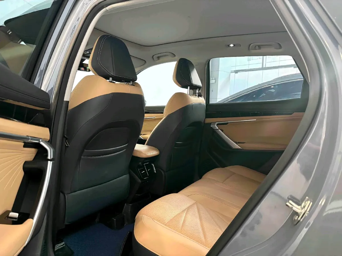 2023 Geely StarRay 1.5T 181HP L4 7DCT,autocango,china used car exporter,china ev exporter,chinese used car exporter,chinese used ev exporter