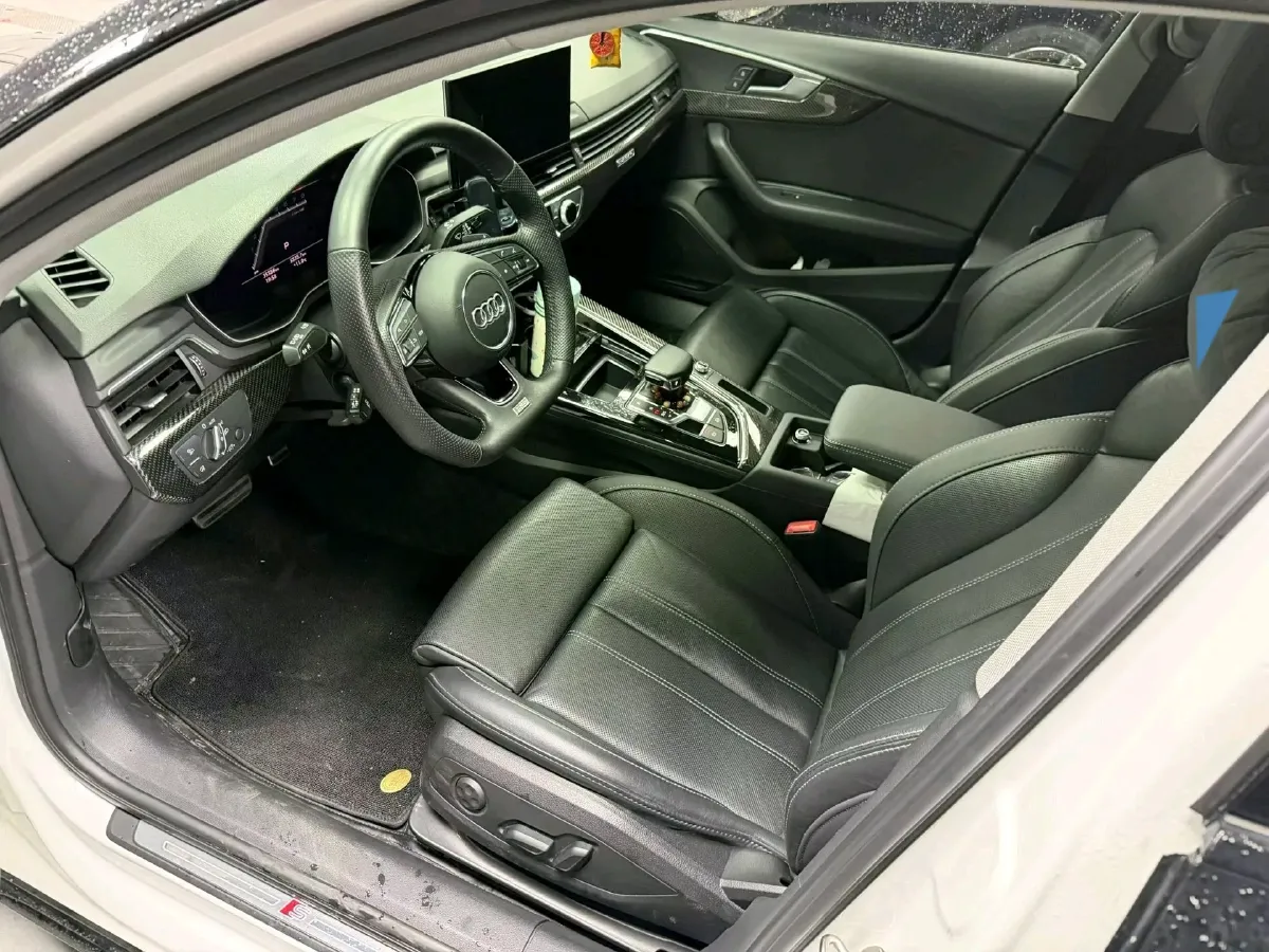 2023 Audi A4L 2.0T 190HP L4 7DCT,autocango,china used car exporter,china ev exporter,chinese used car exporter,chinese used ev exporter