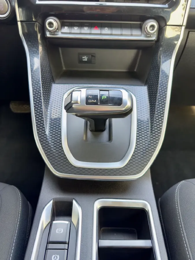 2021 Haval M6 1.5T 150HP L4 7DCT,autocango,china used car exporter,china ev exporter,chinese used car exporter,chinese used ev exporter