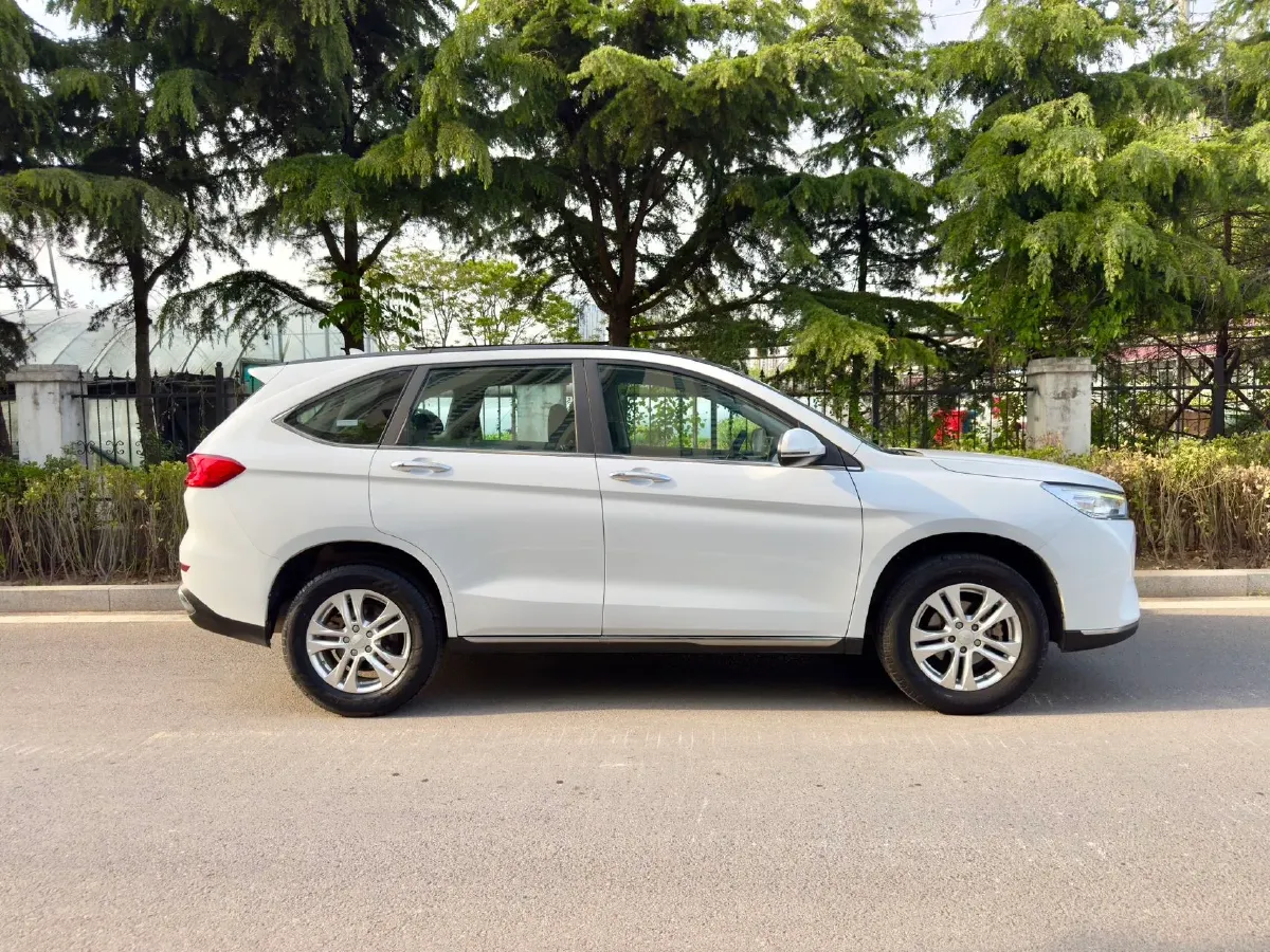 2021 Haval M6 1.5T 150HP L4 7DCT,autocango,china used car exporter,china ev exporter,chinese used car exporter,chinese used ev exporter