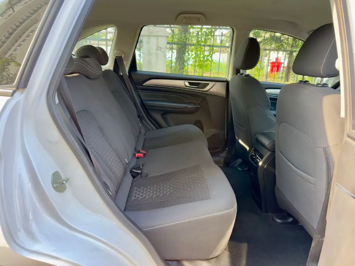 2021 Haval M6 1.5T 150HP L4 7DCT,autocango,china used car exporter,china ev exporter,chinese used car exporter,chinese used ev exporter