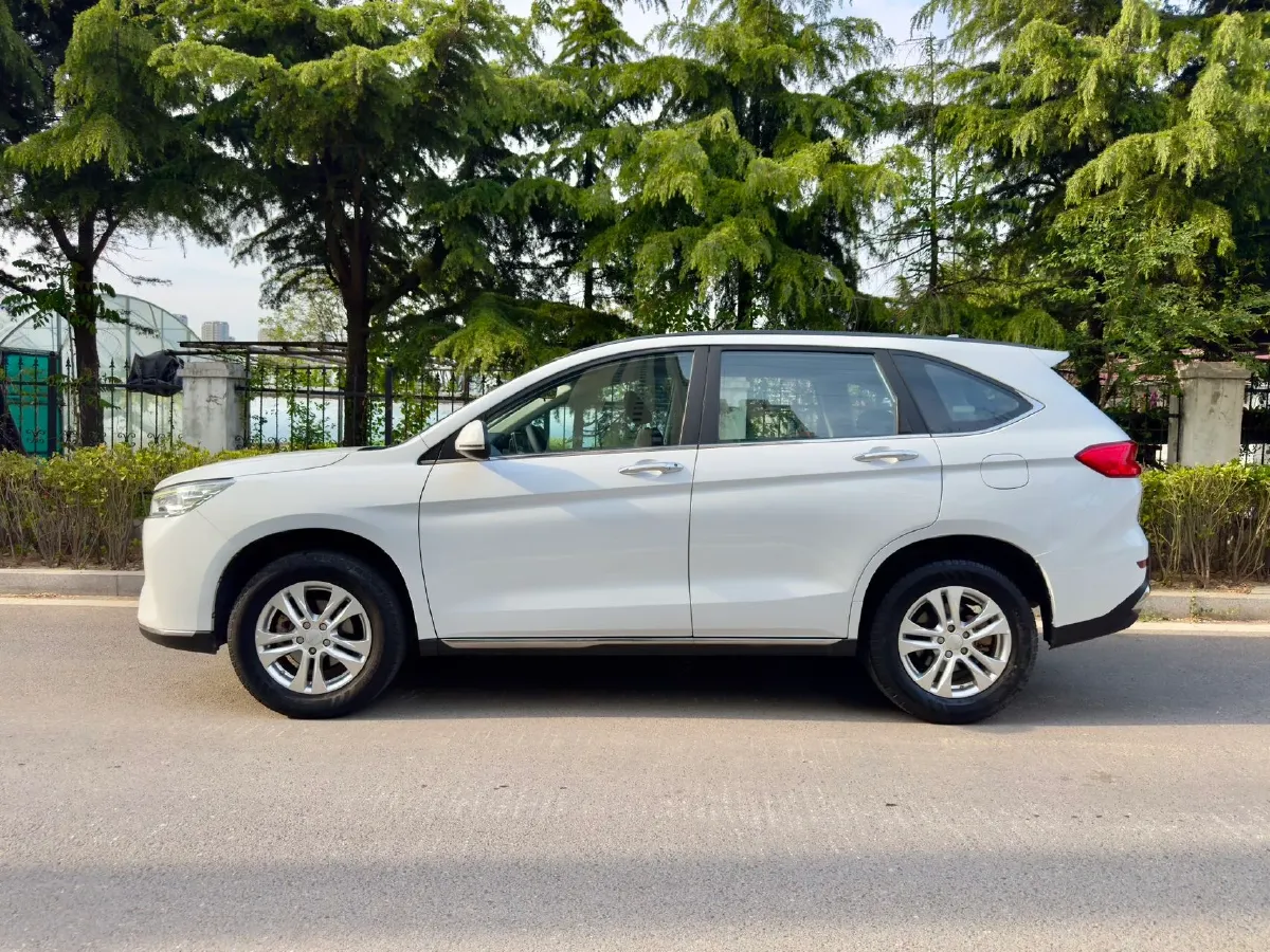 2021 Haval M6 1.5T 150HP L4 7DCT,autocango,china used car exporter,china ev exporter,chinese used car exporter,chinese used ev exporter