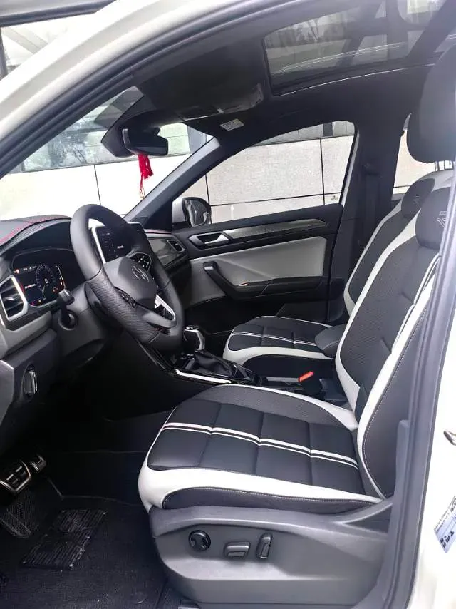 2023 Volkswagen T-Roc 1.5T 160HP L4 7DCT,autocango,china used car exporter,china ev exporter,chinese used car exporter,chinese used ev exporter