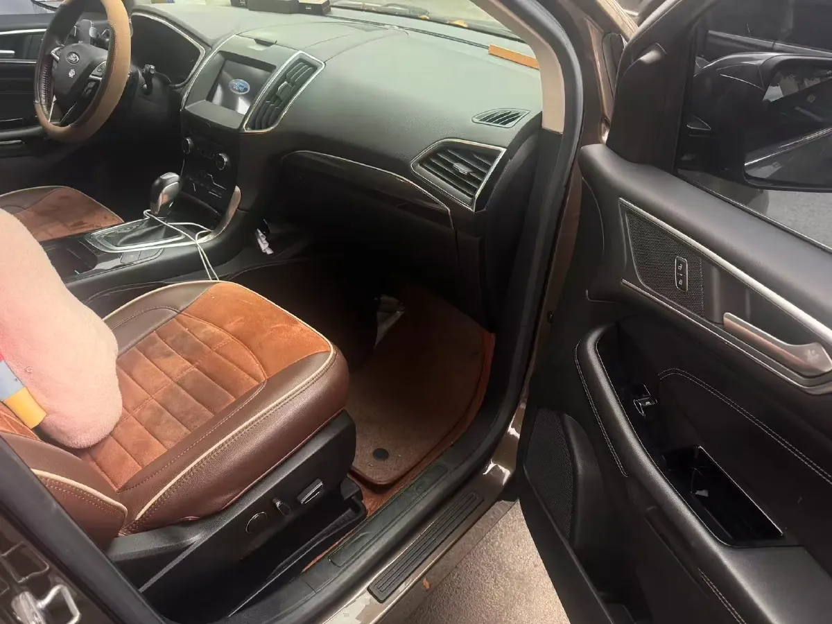 2018 Ford Edge 2.0T 245HP L4 6AT,autocango,china used car exporter,china ev exporter,chinese used car exporter,chinese used ev exporter