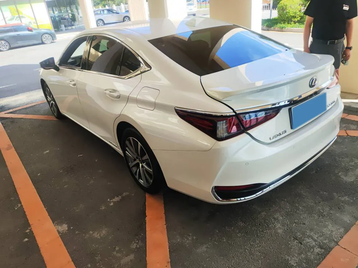 2020 Lexus ES 2.0L 173HP L4 CVT,autocango,china used car exporter,china ev exporter,chinese used car exporter,chinese used ev exporter
