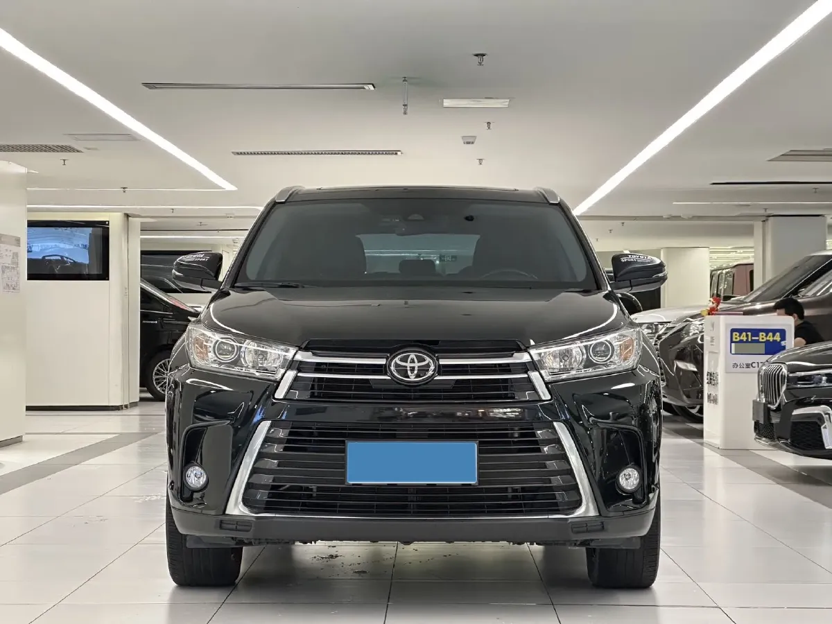 2021 Toyota Highlander 2.0T 220HP L4 6AT,autocango,china used car exporter,china ev exporter,chinese used car exporter,chinese used ev exporter