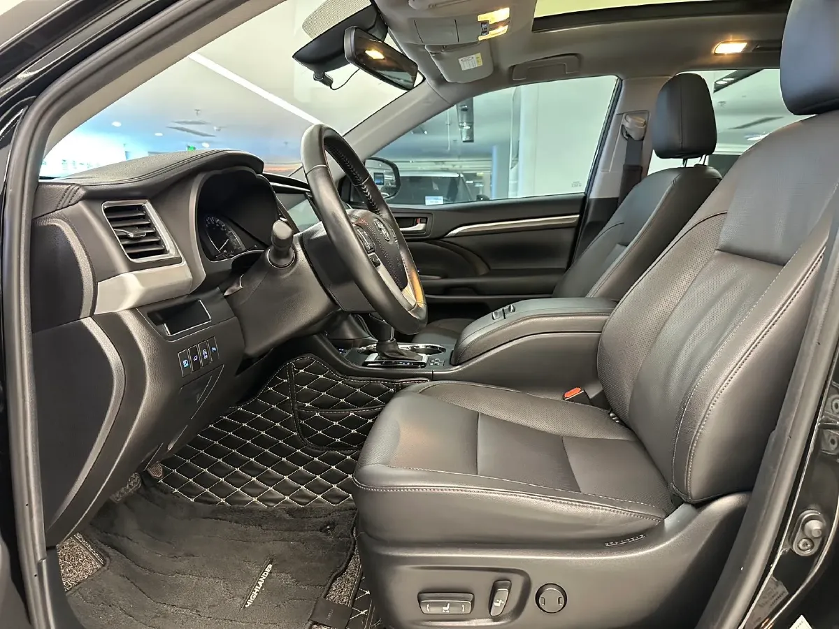 2021 Toyota Highlander 2.0T 220HP L4 6AT,autocango,china used car exporter,china ev exporter,chinese used car exporter,chinese used ev exporter