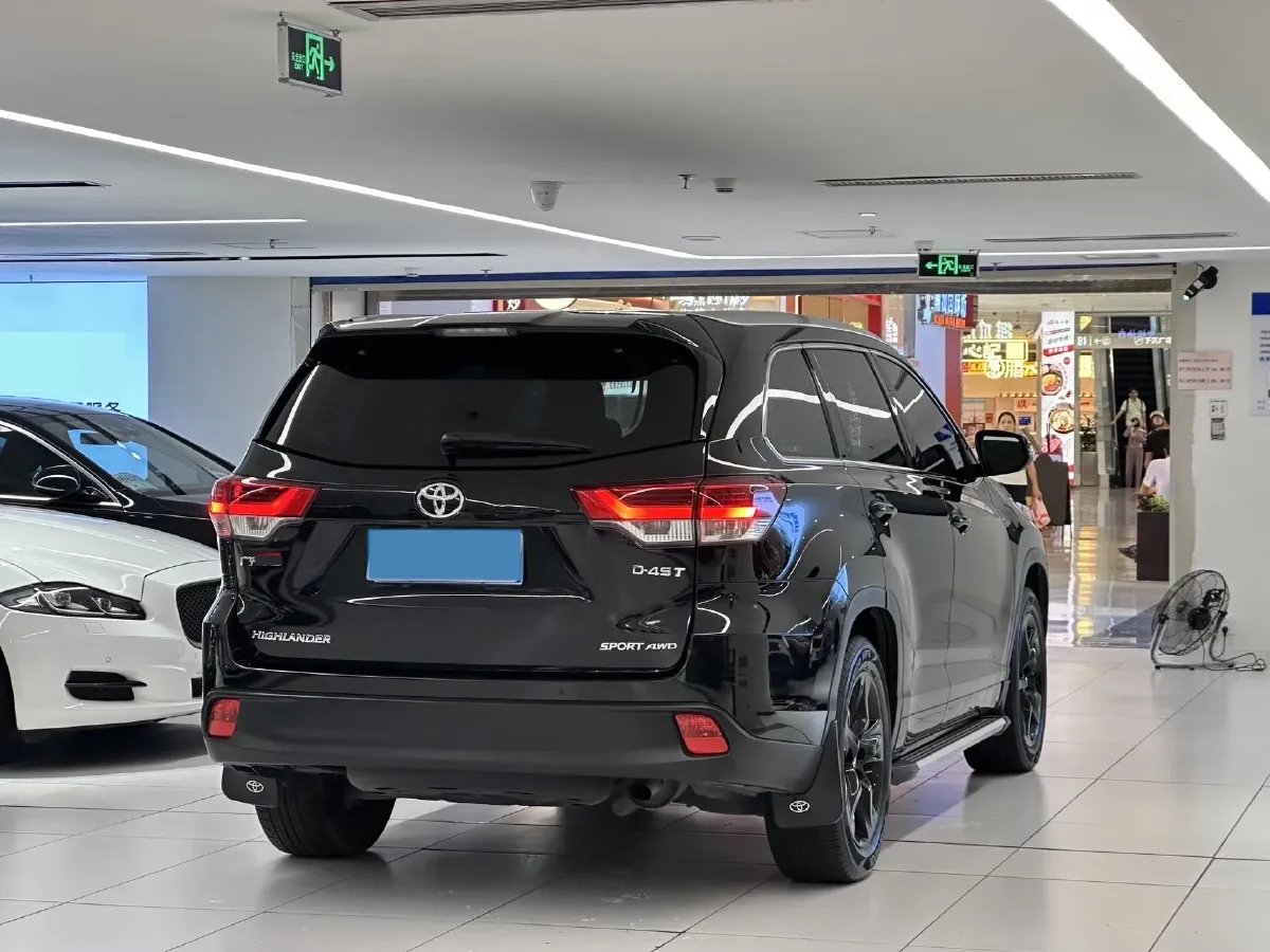 2021 Toyota Highlander 2.0T 220HP L4 6AT,autocango,china used car exporter,china ev exporter,chinese used car exporter,chinese used ev exporter