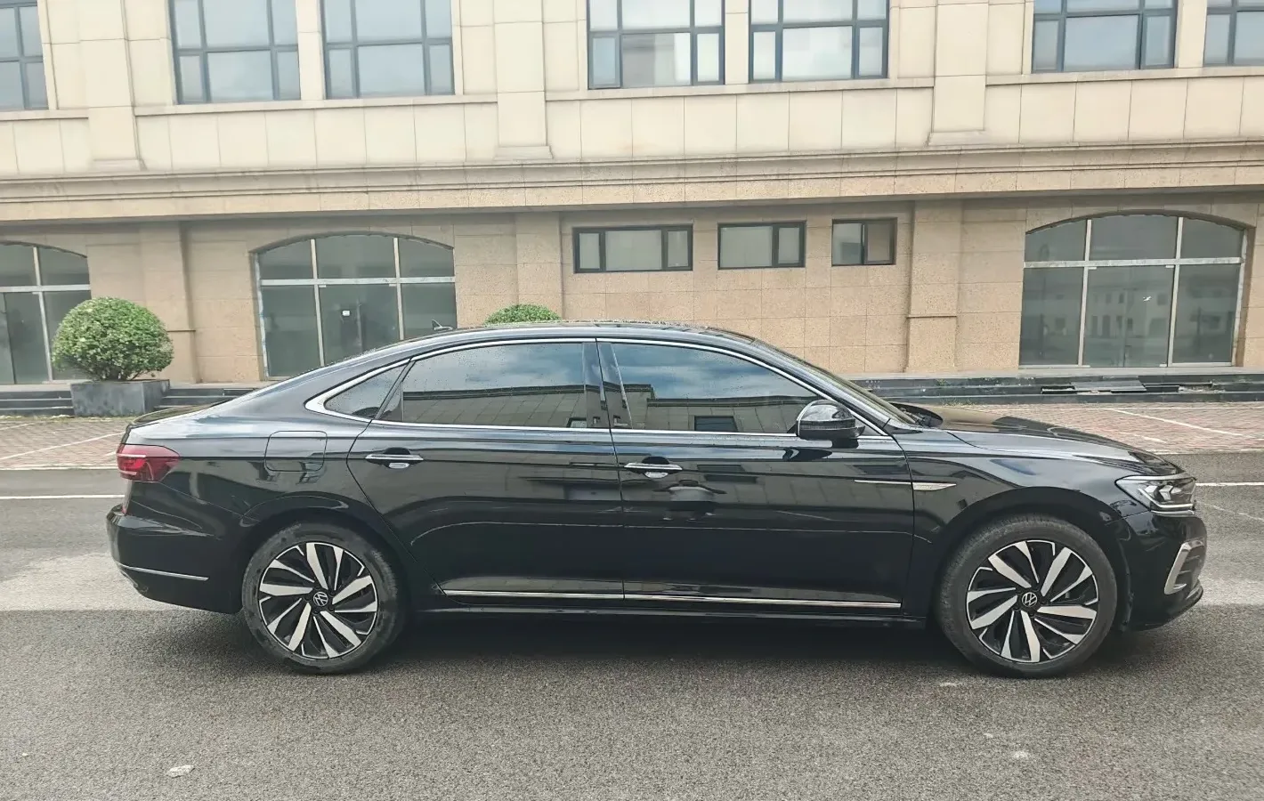 2024 Volkswagen Passat 2.0T 220HP L4 7DCT,autocango,china used car exporter,china ev exporter,chinese used car exporter,chinese used ev exporter