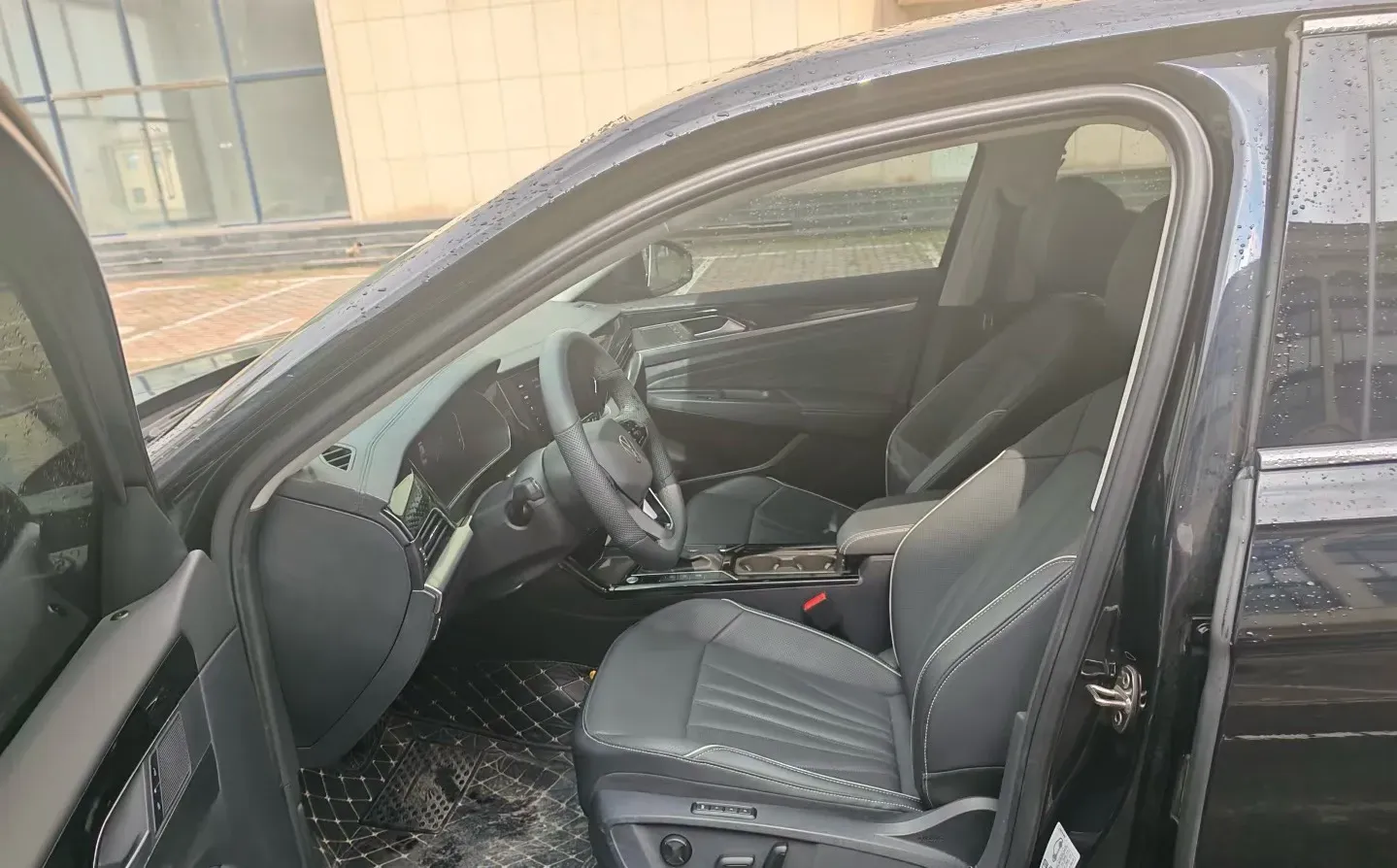 2024 Volkswagen Passat 2.0T 220HP L4 7DCT,autocango,china used car exporter,china ev exporter,chinese used car exporter,chinese used ev exporter