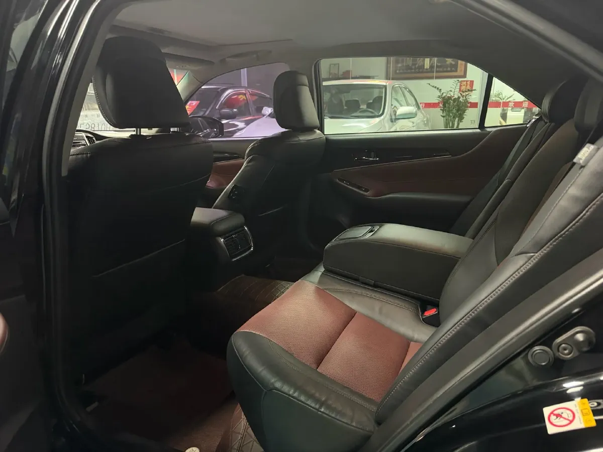 2018 Toyota Highlander 2.0T 220HP L4 6AT,autocango,china used car exporter,china ev exporter,chinese used car exporter,chinese used ev exporter