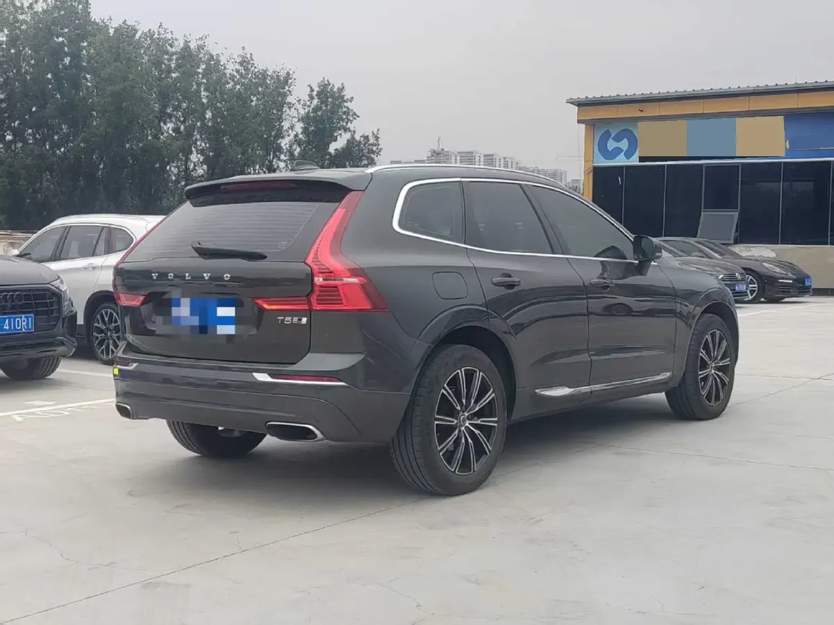 2020 Volvo XC60 2.0T 254HP L4 8AT,autocango,china used car exporter,china ev exporter,chinese used car exporter,chinese used ev exporter