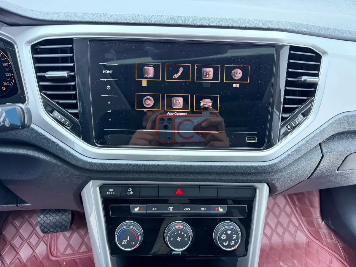 2022 Volkswagen T-Roc 1.4T 150HP L4 7DCT,autocango,china used car exporter,china ev exporter,chinese used car exporter,chinese used ev exporter