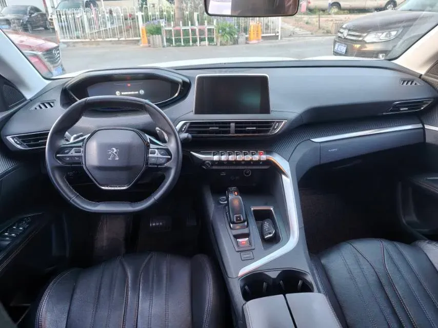 2017 Peugeot 5008 1.8T 204HP L4 6AT,autocango,china used car exporter,china ev exporter,chinese used car exporter,chinese used ev exporter