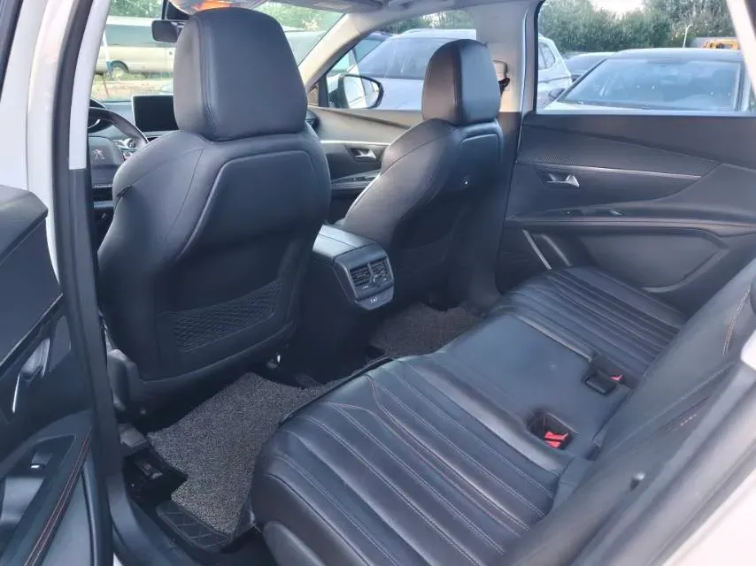 2017 Peugeot 5008 1.8T 204HP L4 6AT,autocango,china used car exporter,china ev exporter,chinese used car exporter,chinese used ev exporter