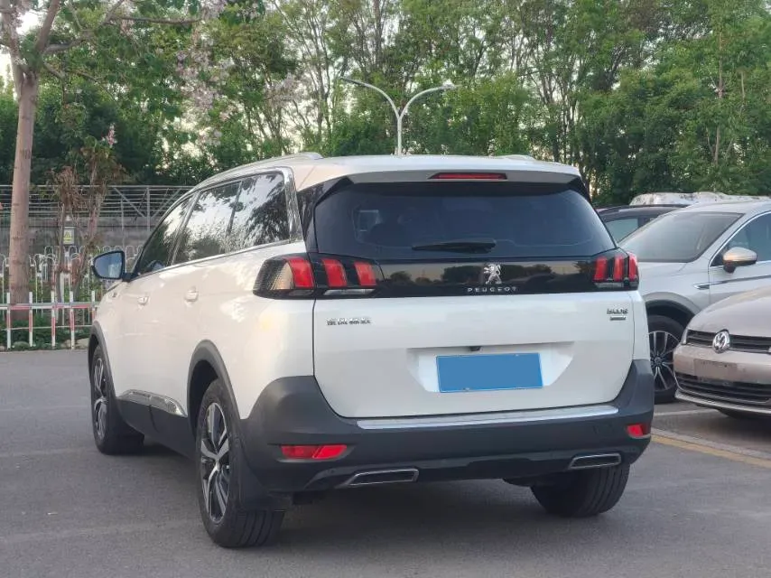 2017 Peugeot 5008 1.8T 204HP L4 6AT,autocango,china used car exporter,china ev exporter,chinese used car exporter,chinese used ev exporter