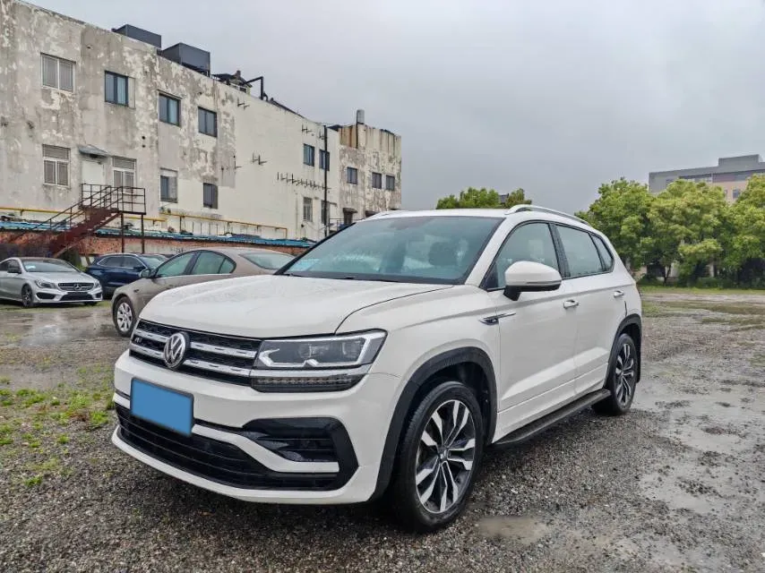 2019 MINI MINI 1.5T 102HP L3 7DCT,autocango,china used car exporter,china ev exporter,chinese used car exporter,chinese used ev exporter