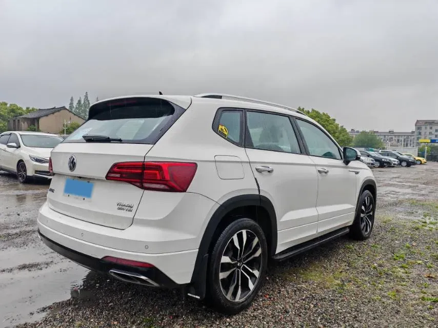 2019 MINI MINI 1.5T 102HP L3 7DCT,autocango,china used car exporter,china ev exporter,chinese used car exporter,chinese used ev exporter