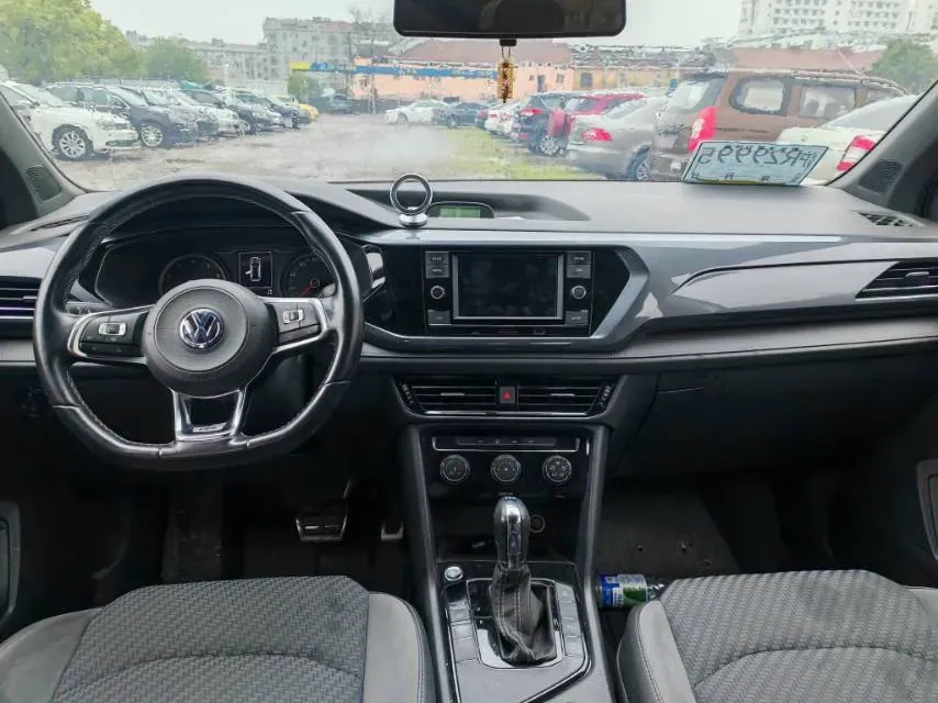 2019 MINI MINI 1.5T 102HP L3 7DCT,autocango,china used car exporter,china ev exporter,chinese used car exporter,chinese used ev exporter