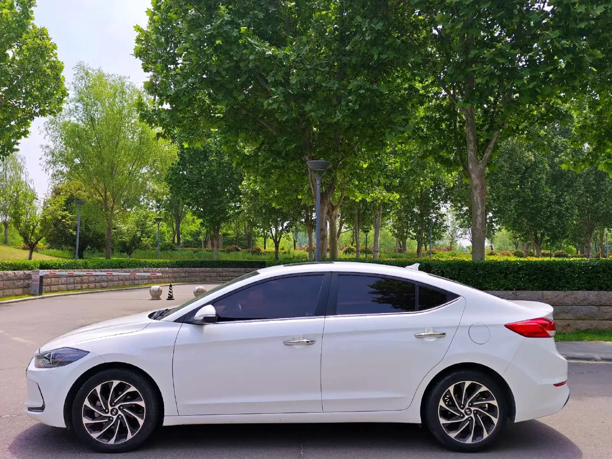 2020 Hyundai Elantra 1.5L 115HP L4 CVT,autocango,china used car exporter,china ev exporter,chinese used car exporter,chinese used ev exporter