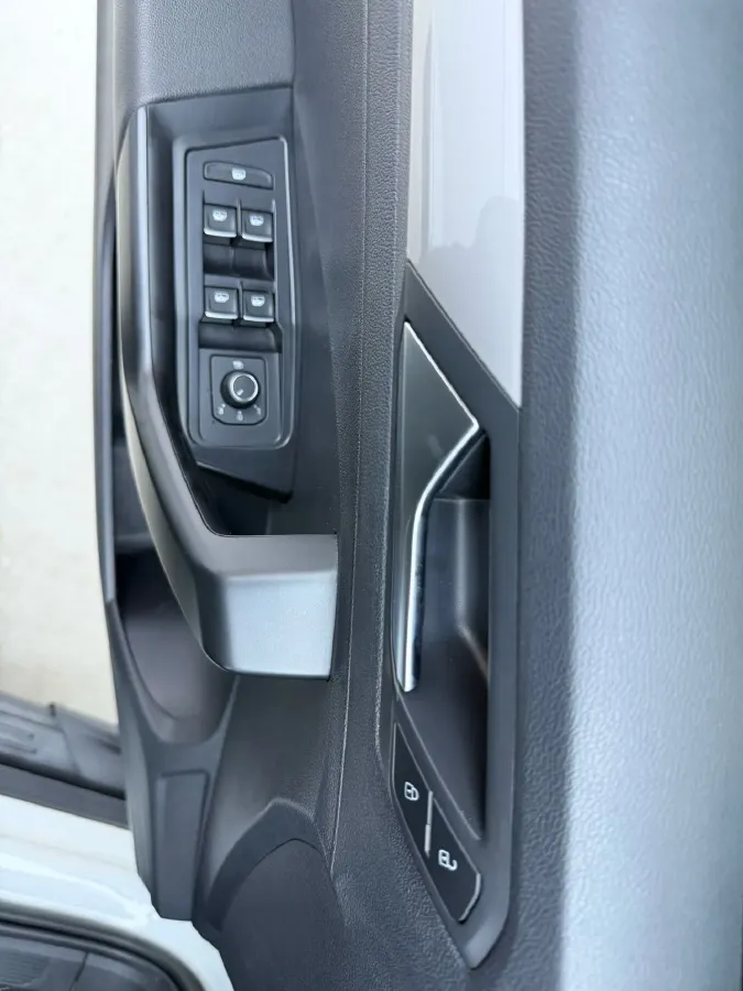 2022 Volkswagen T-Roc 1.4T 150HP L4 7DCT,autocango,china used car exporter,china ev exporter,chinese used car exporter,chinese used ev exporter