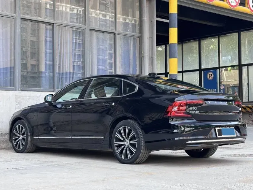 2022 Volvo S90 PHEV 2.0T 303HP L4 8AT PHEV 11.6KWH,autocango,china used car exporter,china ev exporter,chinese used car exporter,chinese used ev exporter