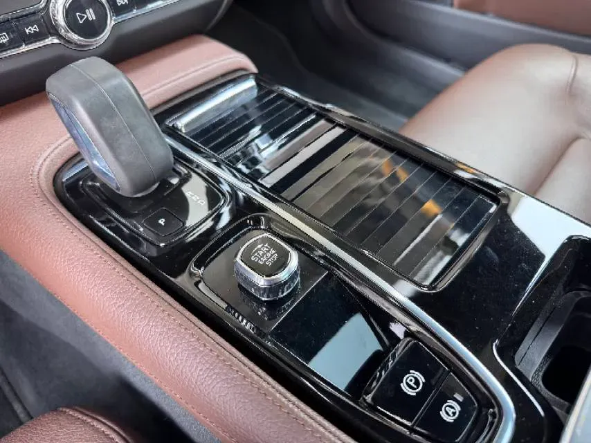 2022 Volvo S90 PHEV 2.0T 303HP L4 8AT PHEV 11.6KWH,autocango,china used car exporter,china ev exporter,chinese used car exporter,chinese used ev exporter