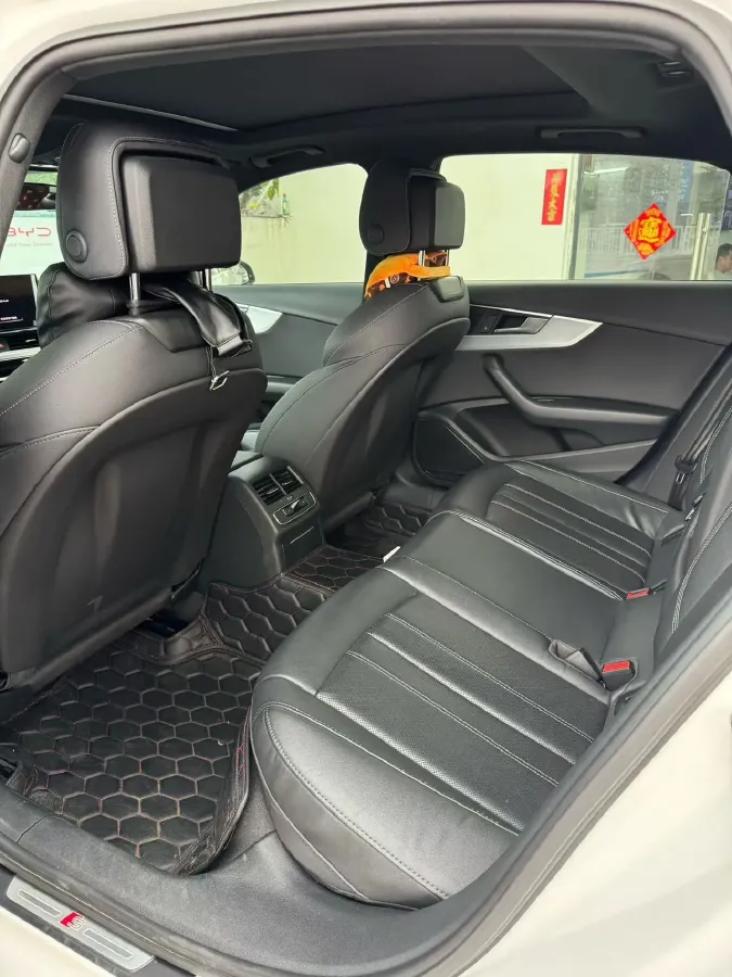 2022 Audi A4L 2.0T 190HP L4 7DCT,autocango,china used car exporter,china ev exporter,chinese used car exporter,chinese used ev exporter