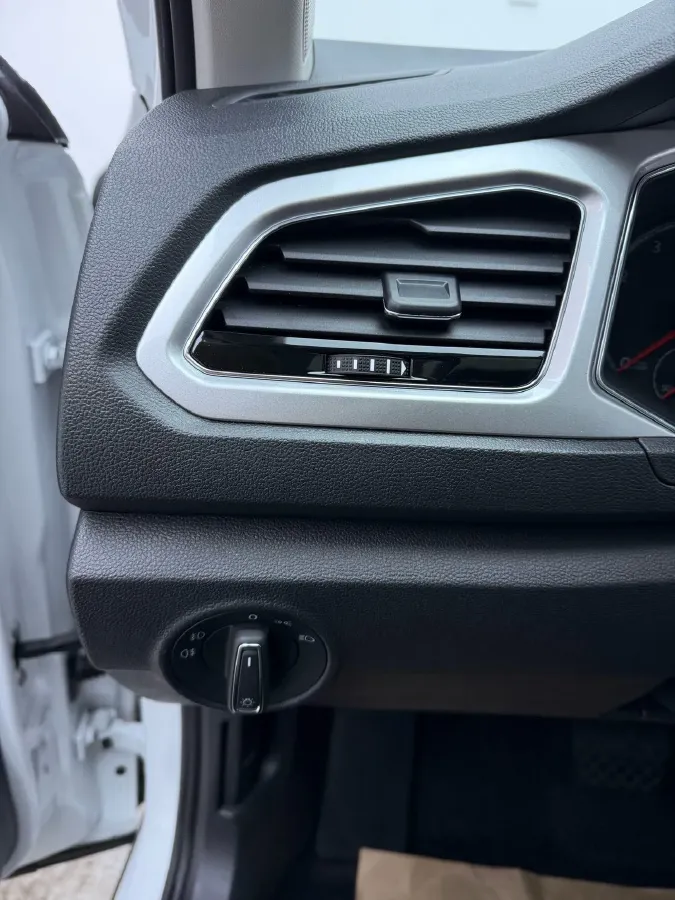 2021 Volkswagen T-Roc 1.4T 150HP L4 7DCT,autocango,china used car exporter,china ev exporter,chinese used car exporter,chinese used ev exporter