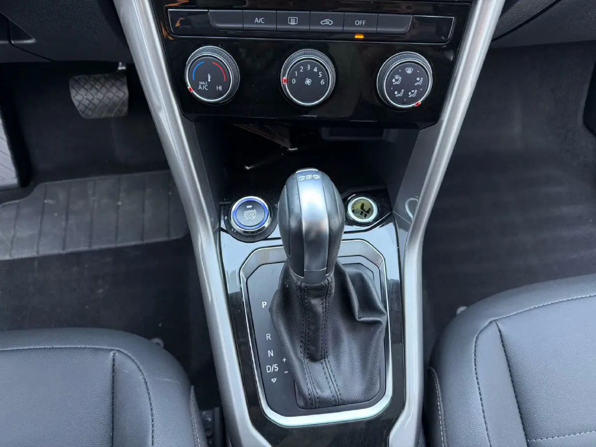 2021 Volkswagen T-Roc 1.4T 150HP L4 7DCT,autocango,china used car exporter,china ev exporter,chinese used car exporter,chinese used ev exporter